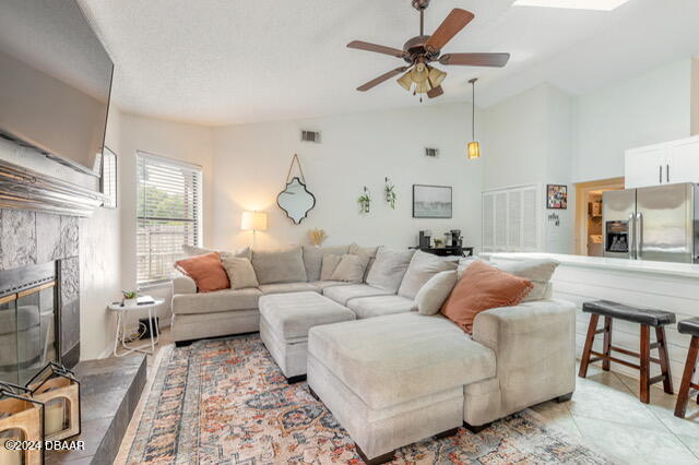 700 Hawks Ridge Road Port Orange, FL 32127 - Photo 27 of 37 Living Room