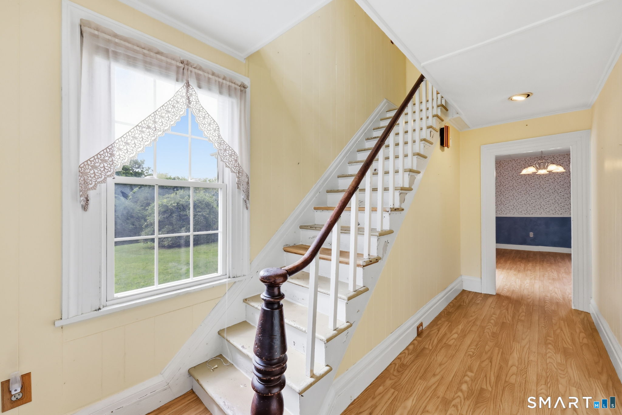 137 Parmelee Hill Road Durham, CT 06422 - Photo 17 of 38 Main House Foyer