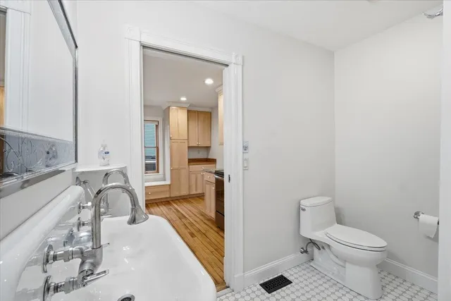 $769,000 | 241 Loomis Street, Burlington, VT 05401