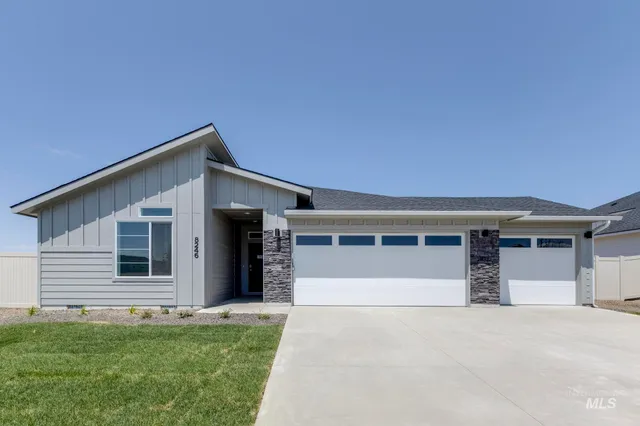 $464,990 | 5400 South Bittercreek Avenue, Meridian, ID 83642