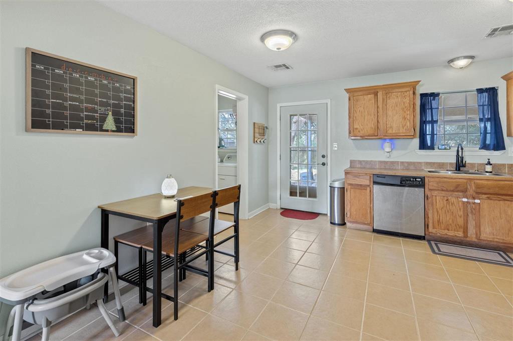 1306 Cathy Lane Jennings, LA 70546 - Photo 4 of 15