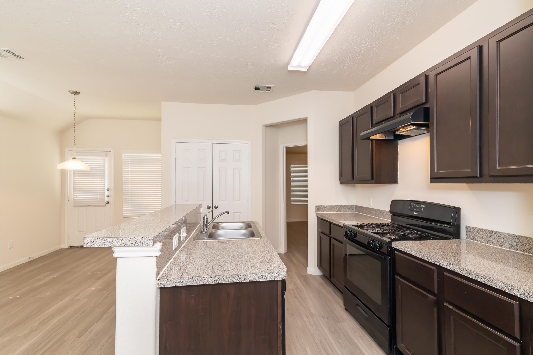 12715 Rio Brazos Street Rosharon, TX 77583 - Photo 2 of 8 Photos may be representative of the floor plan and not the exact home. Finishes, layout, and features of the actual property for lease may vary.