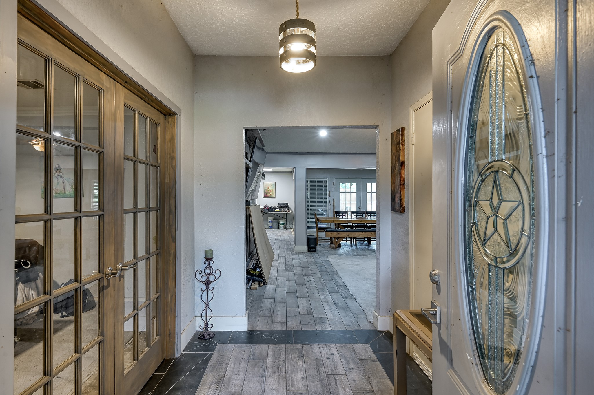 25410 Pepper Ridge Lane Spring, TX 77373 - Photo 4 of 28 Entry to the home. Office located directly to the left.