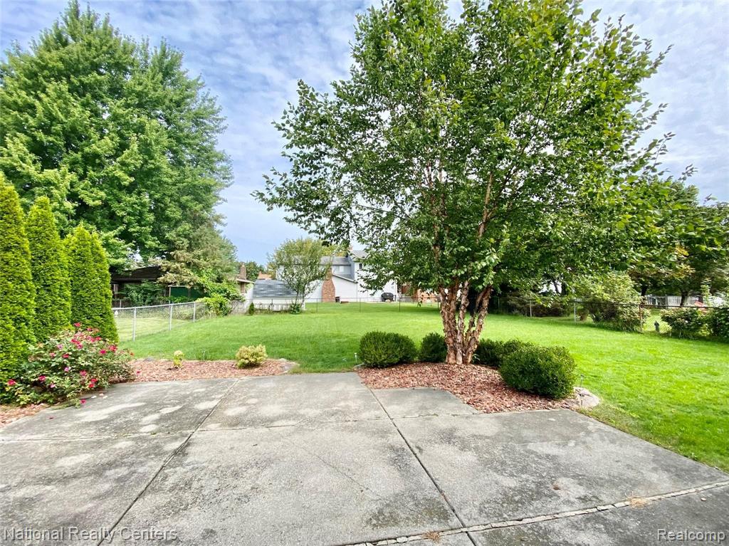 42252 Barchester Road Canton, MI 48187 - Photo 41 of 47