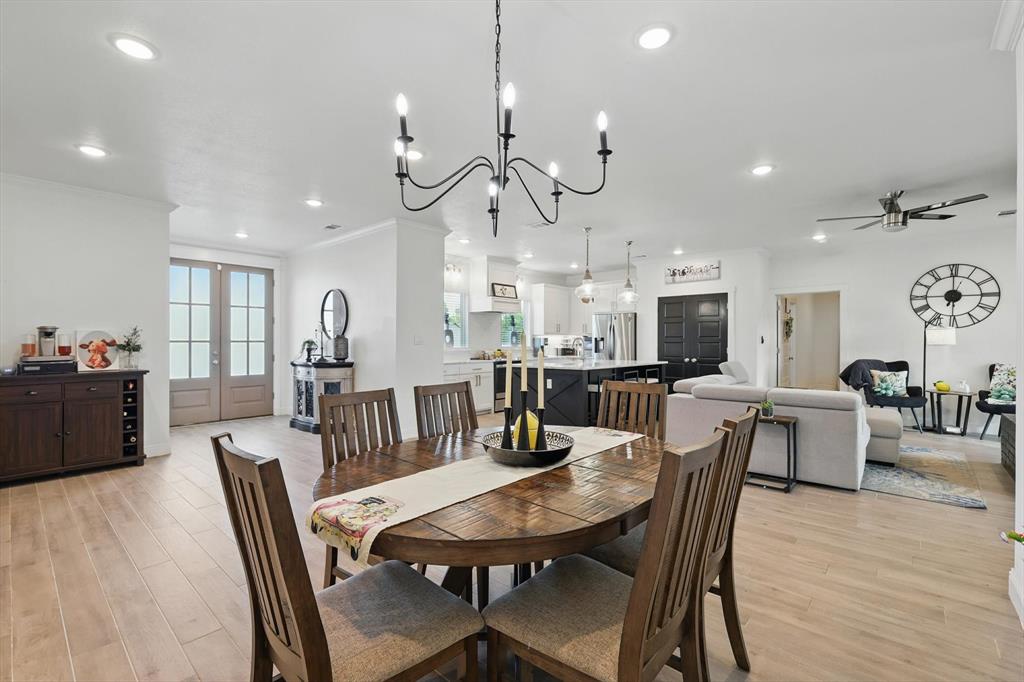 121 Bluegrass Trail Springtown, TX 76082 - Photo 7 of 39 a view of a dining room with furniture