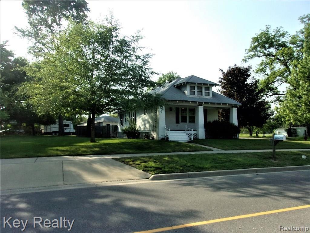 37016 Goddard Road Romulus, MI 48174 - Photo 2 of 23 240_2315 (2).JPG