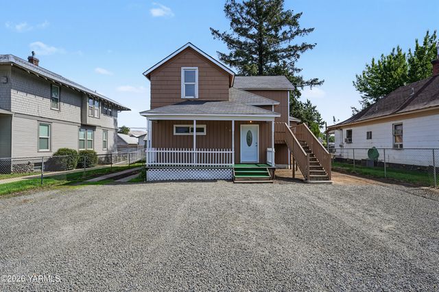 $399,000 | 109 South 6th Street, Yakima, WA 98901