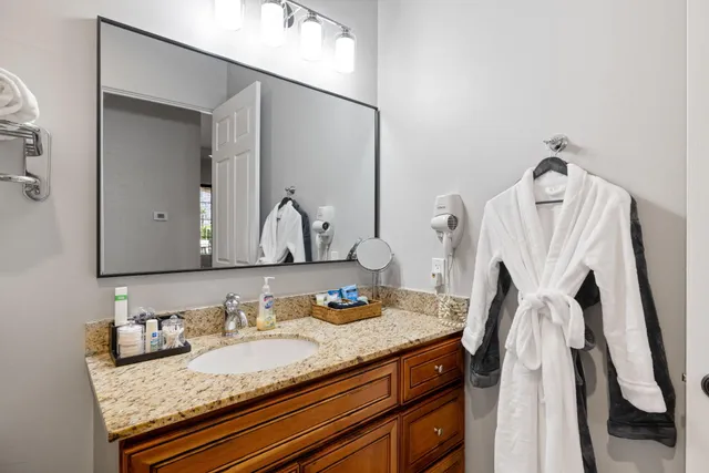 $325,950 | 50700 Santa Rosa Plaza, Unit 7, La Quinta, CA 92253