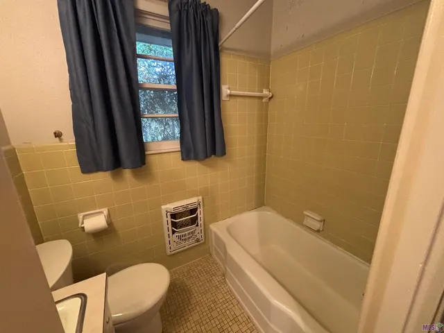 $1,800 | 9834 Cal Road, Baton Rouge, LA 70809