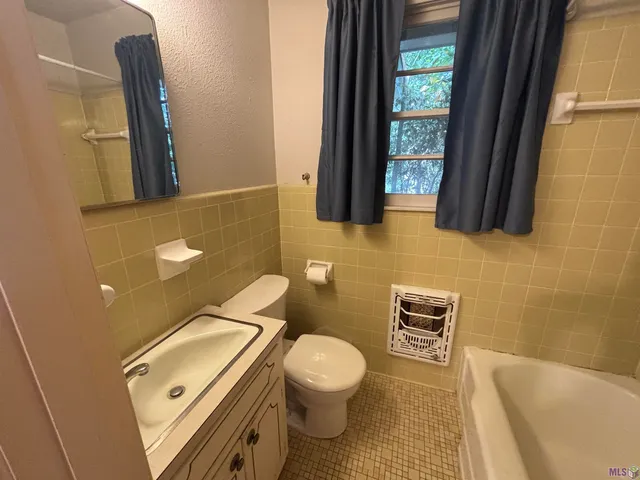 $1,800 | 9834 Cal Road, Baton Rouge, LA 70809