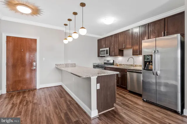 $325,000 | 6301 Edsall Road, Unit 504, Alexandria, VA 22312