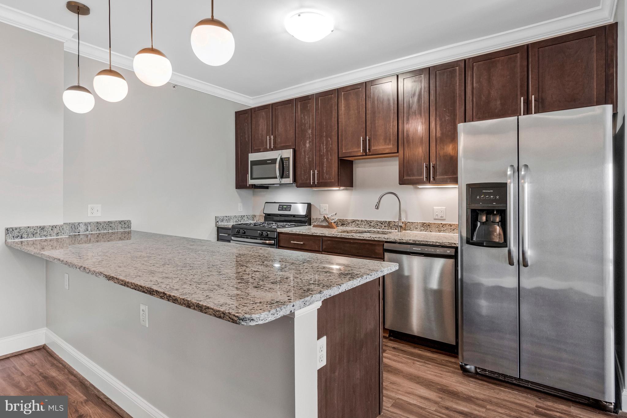 6301 Edsall Road, Unit 504 Alexandria, VA 22312 - Photo 4 of 39