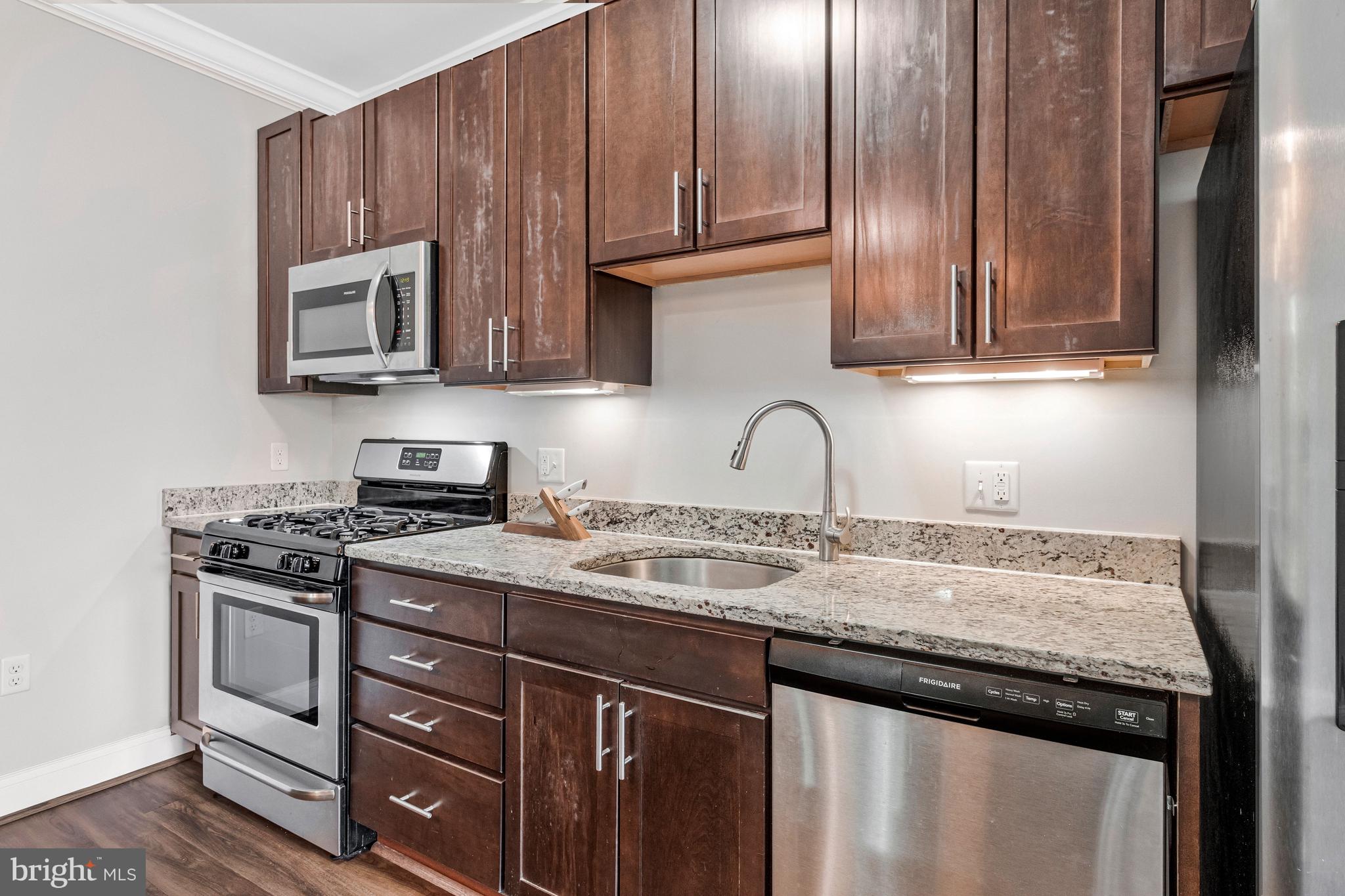 6301 Edsall Road, Unit 504 Alexandria, VA 22312 - Photo 5 of 39