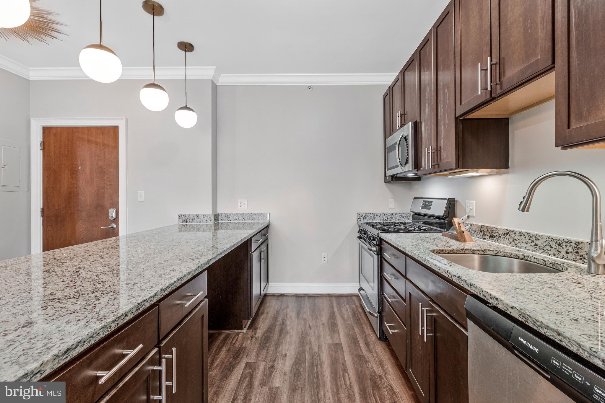 6301 Edsall Road, Unit 504 Alexandria, VA 22312 - Photo 6 of 39