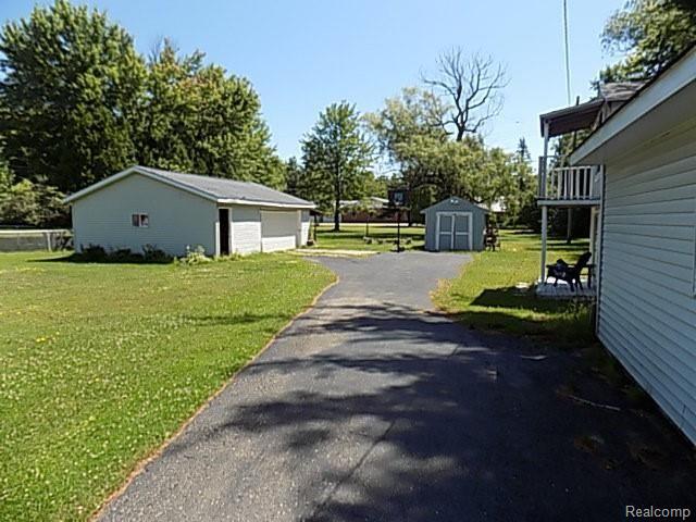 3026 Beach Road Port Huron, MI 48060 - Photo 5 of 40 DSCN1281.JPG