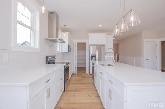 $435,000 | 18802 Roscommon Road, Evansville, IN 47725