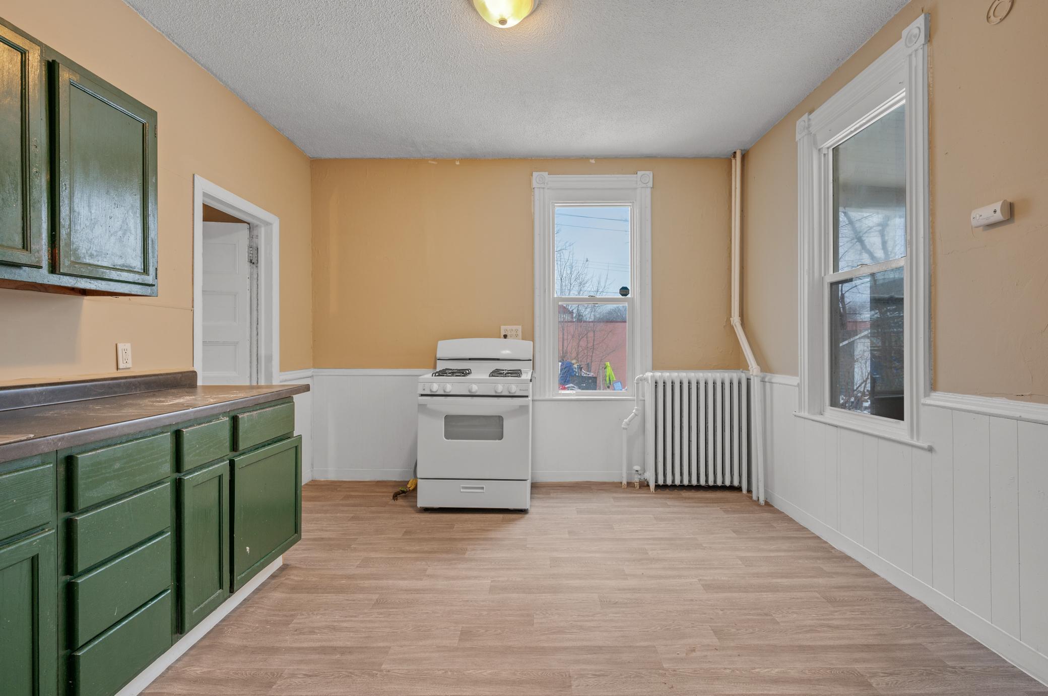 940 Albemarle Street St. Paul, MN 55117 - Photo 2 of 40