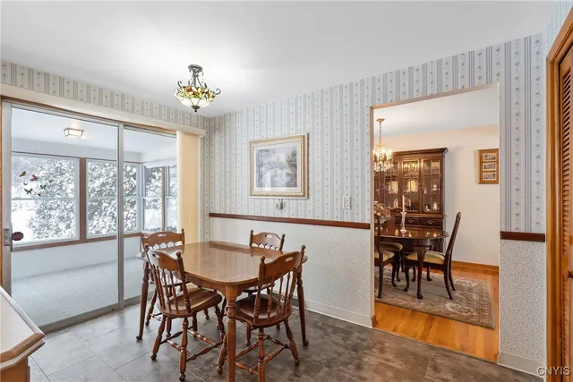 $334,900 | 304 Colony Park Drive, Salina, NY 13088