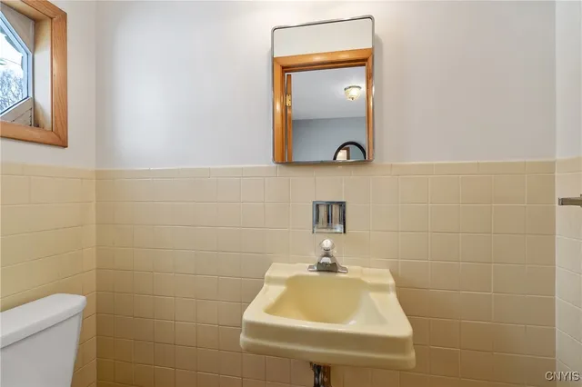 $334,900 | 304 Colony Park Drive, Salina, NY 13088