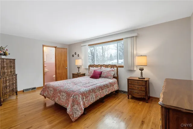 $334,900 | 304 Colony Park Drive, Salina, NY 13088