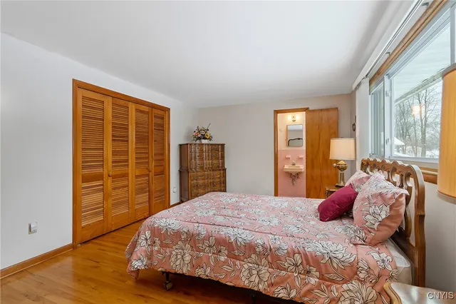 $334,900 | 304 Colony Park Drive, Salina, NY 13088