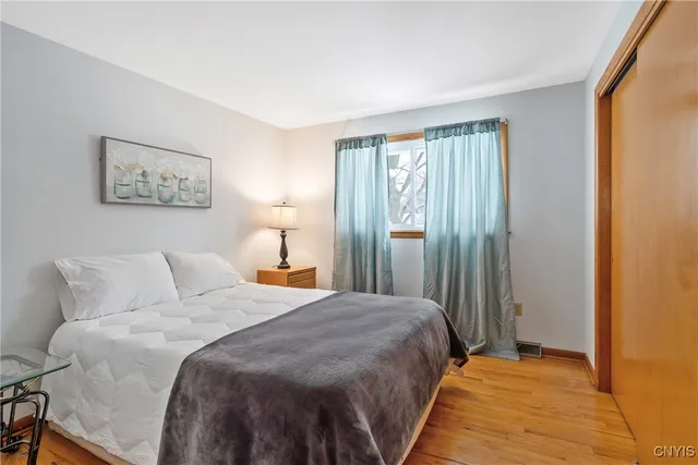 $334,900 | 304 Colony Park Drive, Salina, NY 13088