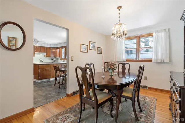 $334,900 | 304 Colony Park Drive, Salina, NY 13088