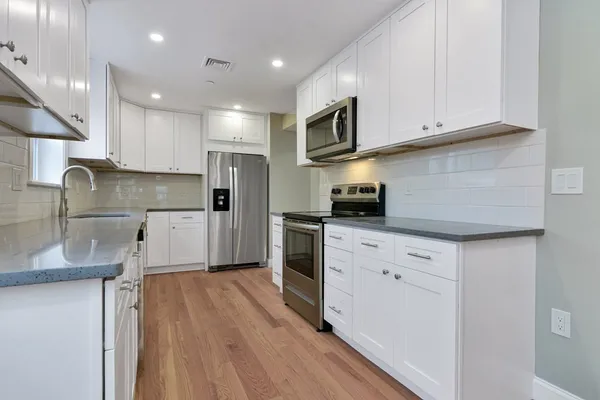 $3,400 | 87 Main Street, Unit A, North Andover, MA 01845