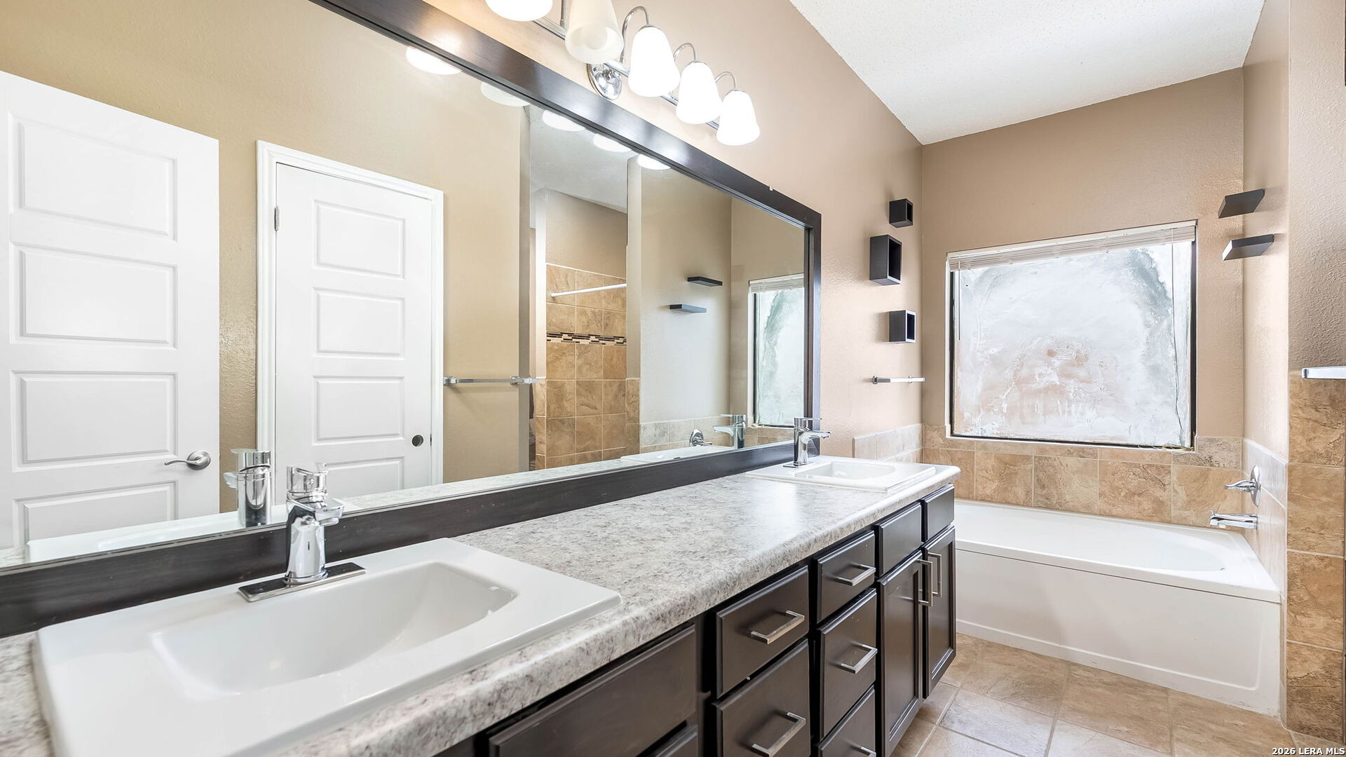 9806 Pebble Ridge Drive Converse, TX 78109 - Photo 14 of 24