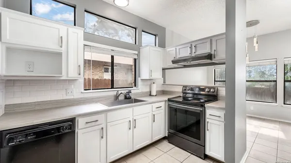 $1,850 | 9806 Pebble Ridge Drive, Converse, TX 78109
