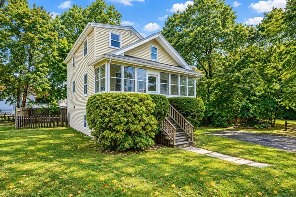$599,999 | 4 Circuit Road, Braintree, MA 02184