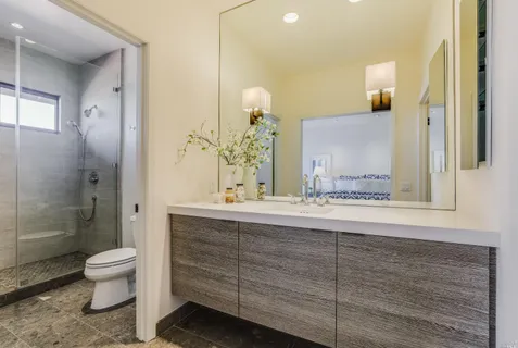 $5,877,000 | 79 St Thomas Way, Tiburon, CA 94920