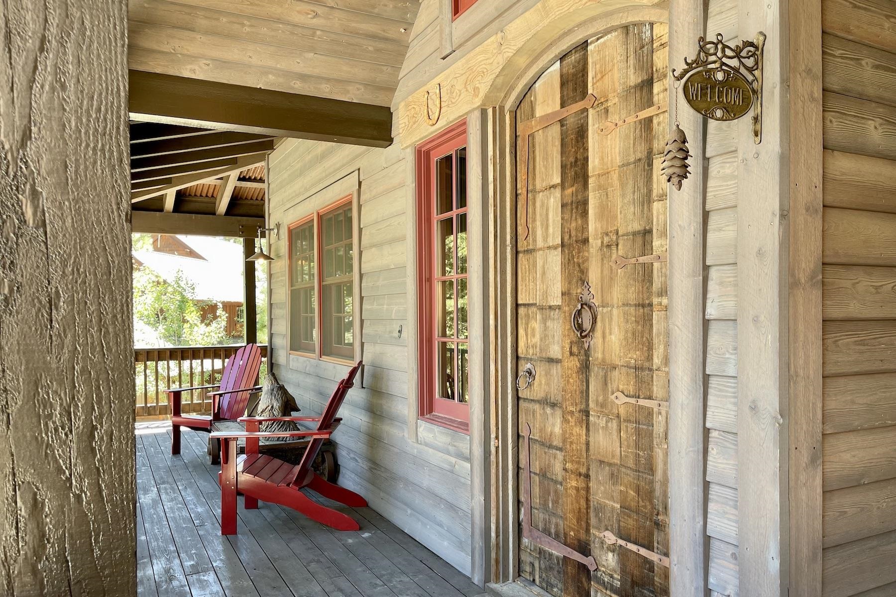 12726 Granite Drive Truckee, CA 96161 - Photo 4 of 21 a living room filled with furniture