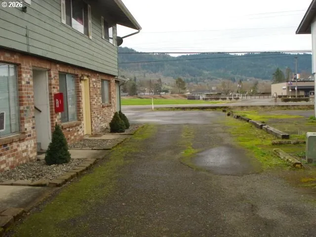 $575,000 | 3148 West Harvard Avenue, Roseburg, OR 97471
