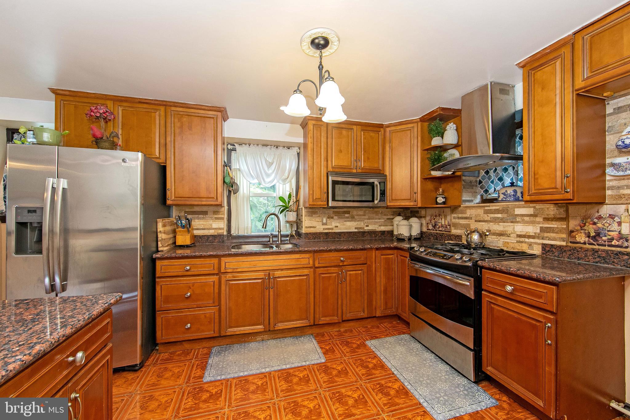 7000 Penarth Avenue Upper Darby, PA 19082 - Photo 15 of 47