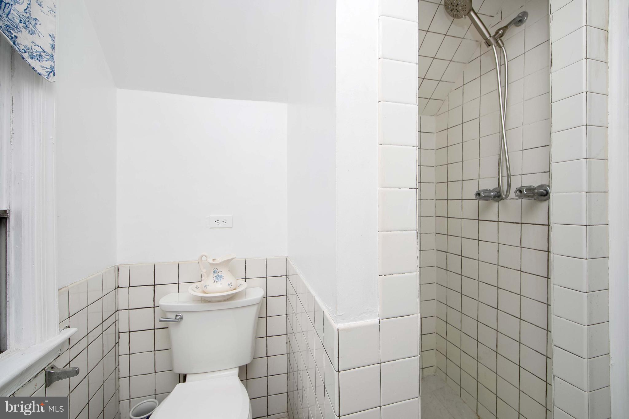 7000 Penarth Avenue Upper Darby, PA 19082 - Photo 43 of 47