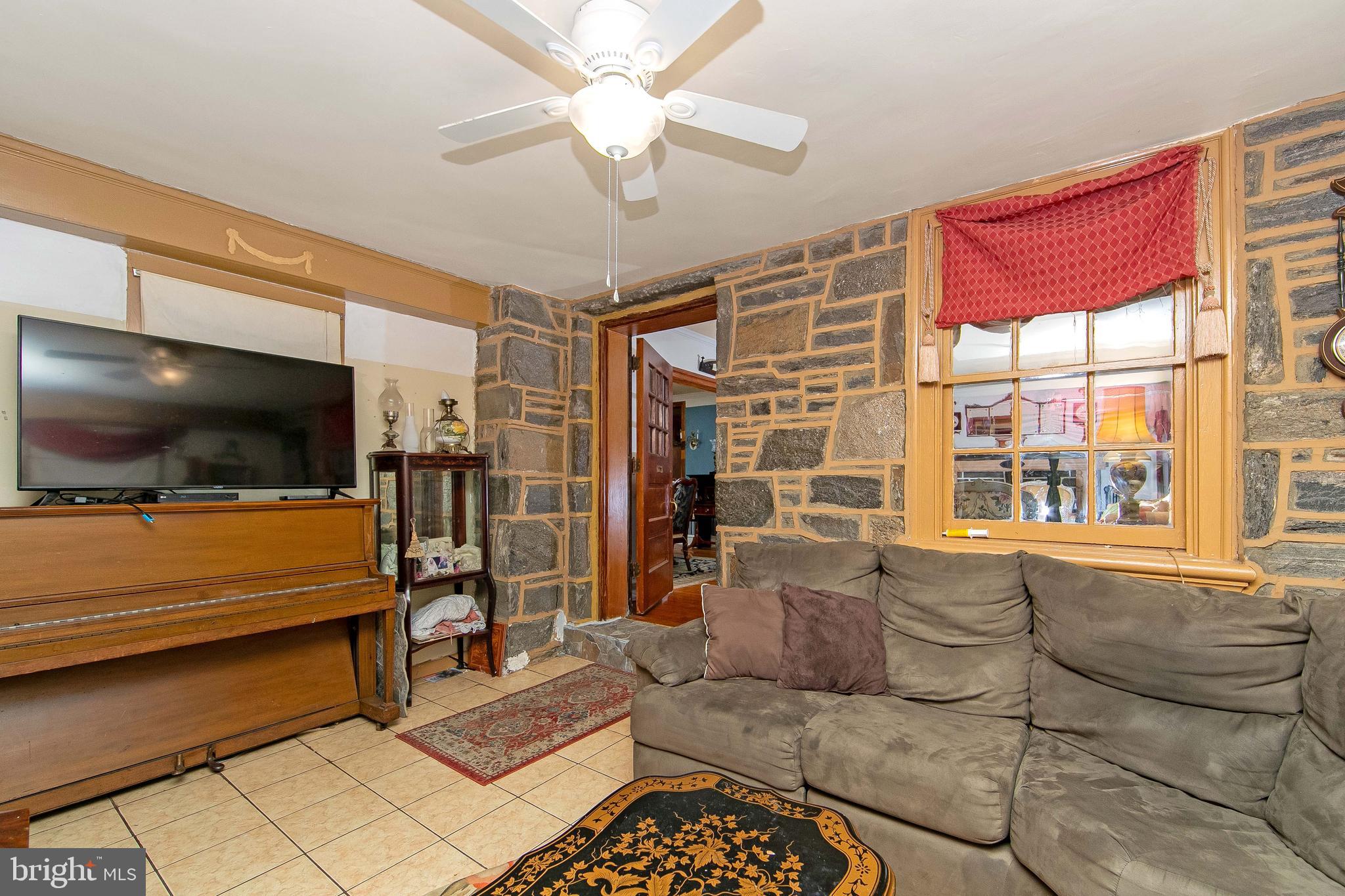 7000 Penarth Avenue Upper Darby, PA 19082 - Photo 6 of 47