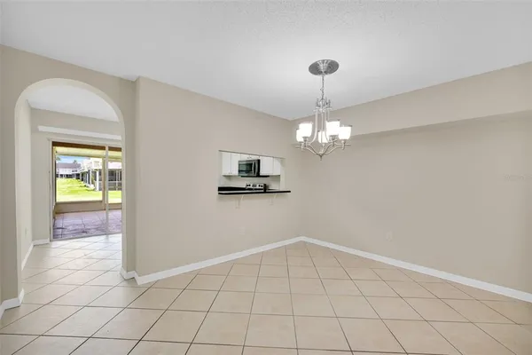 $2,050 | 632 Kensington Lake Circle, Unit 632, Brandon, FL 33511