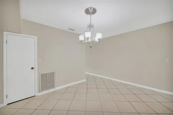 $2,050 | 632 Kensington Lake Circle, Unit 632, Brandon, FL 33511