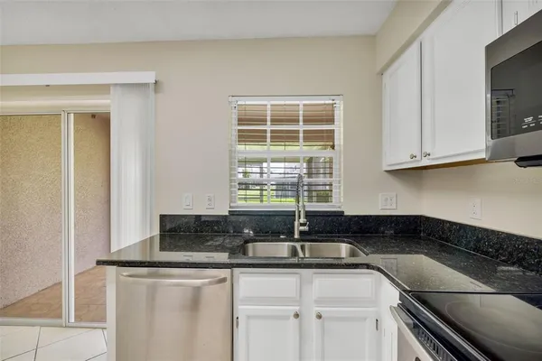 $2,050 | 632 Kensington Lake Circle, Unit 632, Brandon, FL 33511