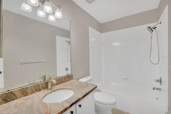 $2,050 | 632 Kensington Lake Circle, Unit 632, Brandon, FL 33511