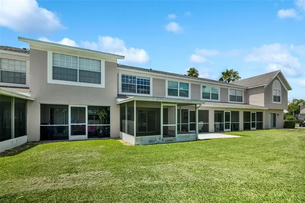 $2,050 | 632 Kensington Lake Circle, Unit 632, Brandon, FL 33511