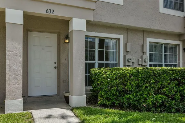 $2,050 | 632 Kensington Lake Circle, Unit 632, Brandon, FL 33511