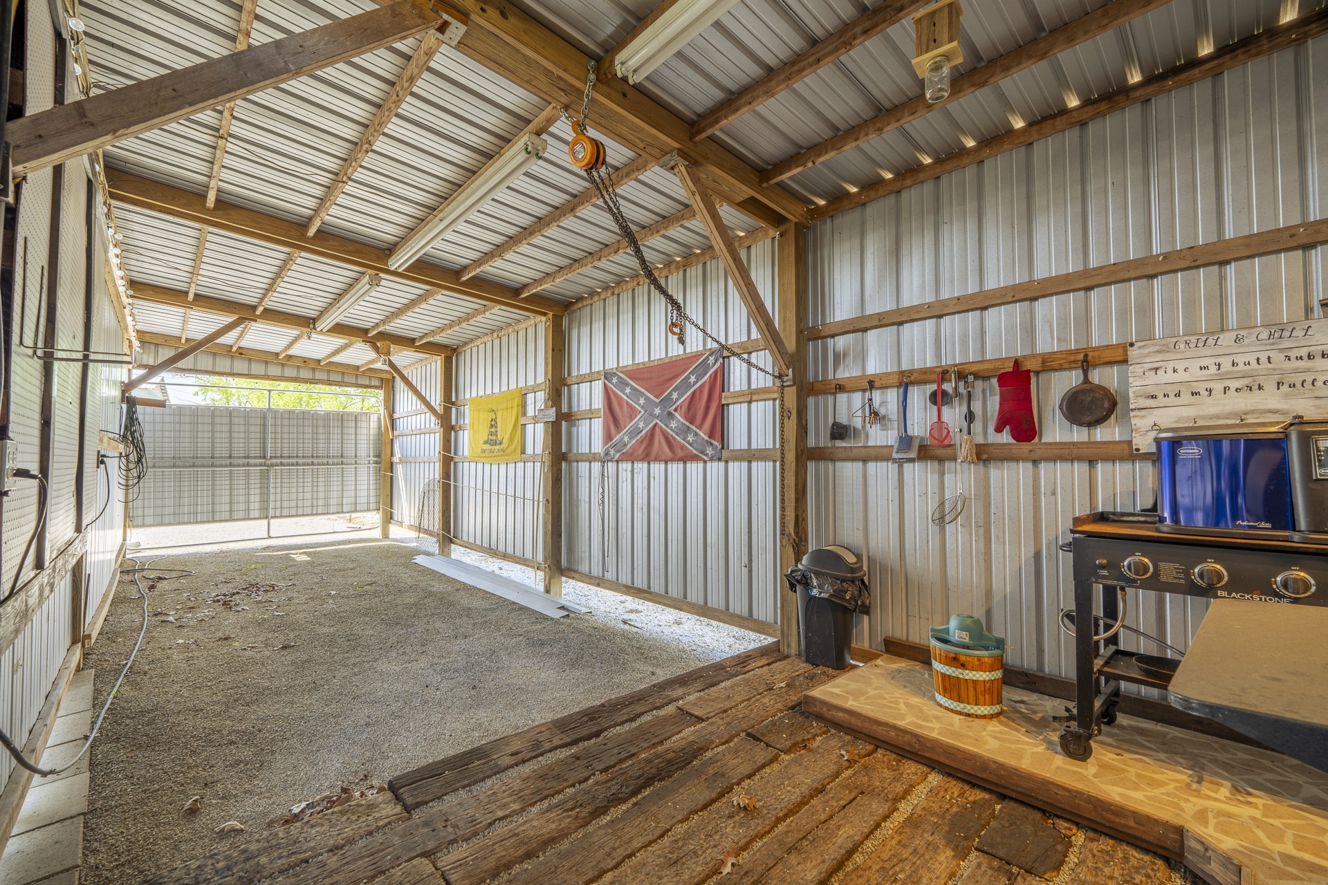 1008 WC PICKETT Road Clifton, TN 38425 - Photo 20 of 57 Gallery Image 20