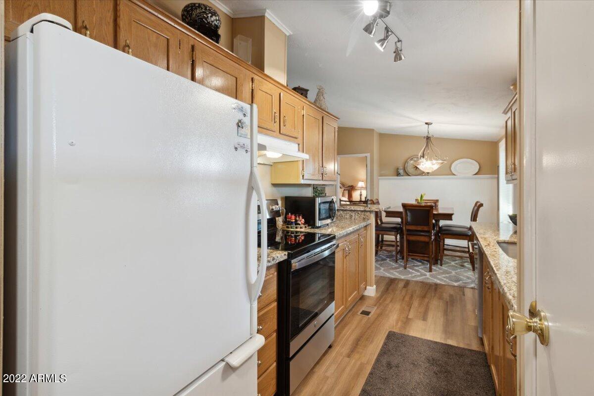 1762 South Goldfield Road Apache Junction, AZ 85119 - Photo 8 of 32 Kitchen