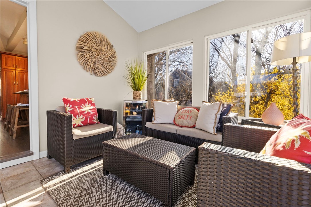 132 Ruggles Avenue Newport, RI 02840 - Photo 10 of 30
