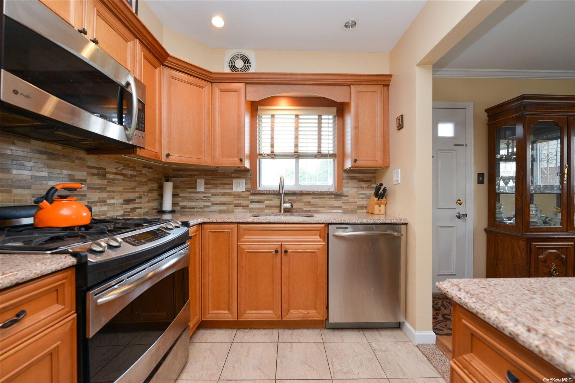 64-28 137th Street Queens, NY 11367 - Photo 13 of 21