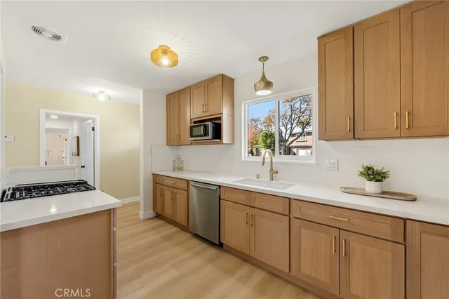 $1,070,000 | 2306 Carfax Avenue, Long Beach, CA 90815