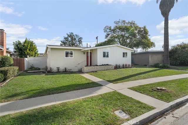 $1,070,000 | 2306 Carfax Avenue, Long Beach, CA 90815