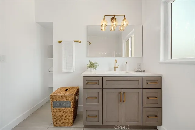 $1,070,000 | 2306 Carfax Avenue, Long Beach, CA 90815